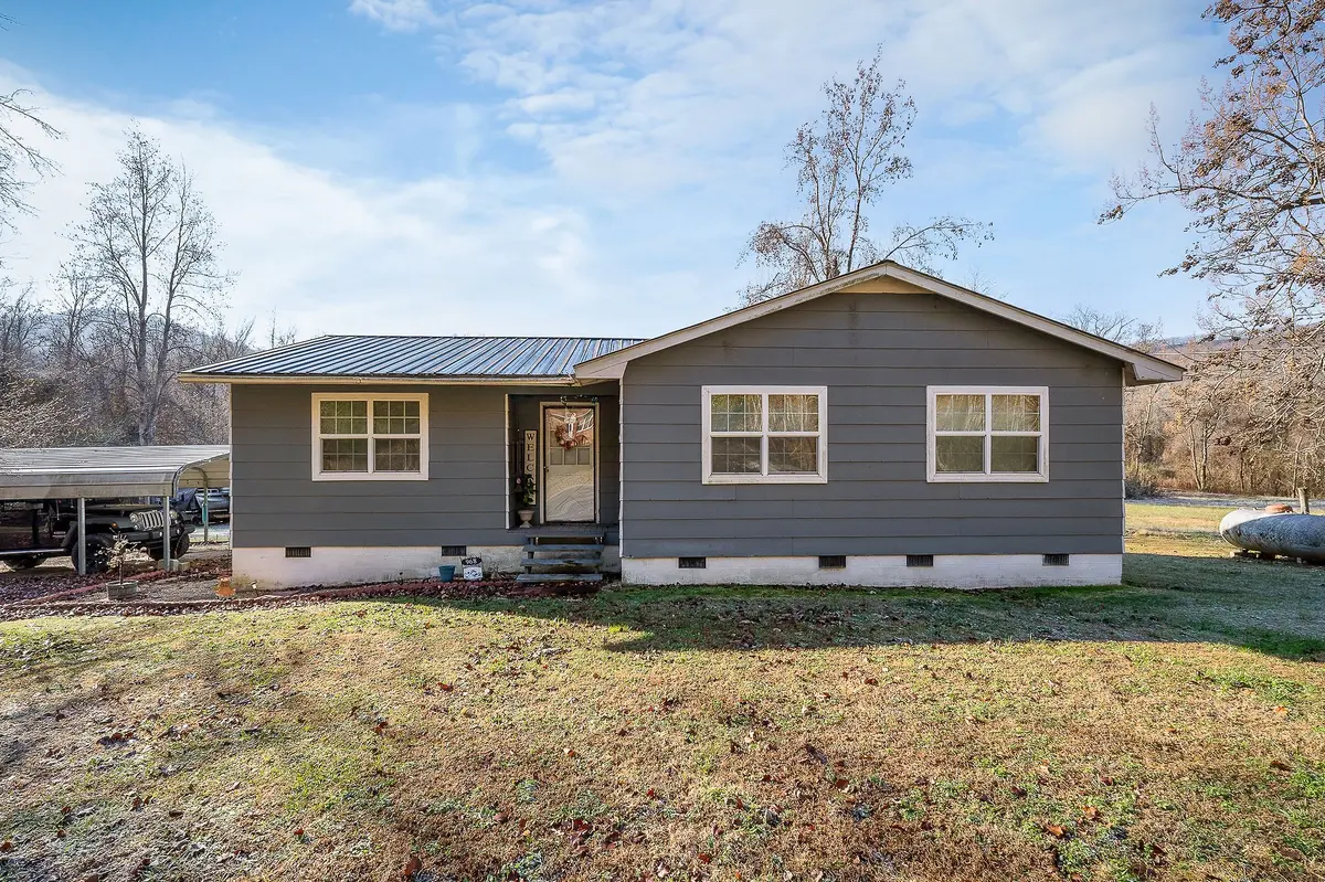 968 Boyd Rd, Bone Cave, TN 38581