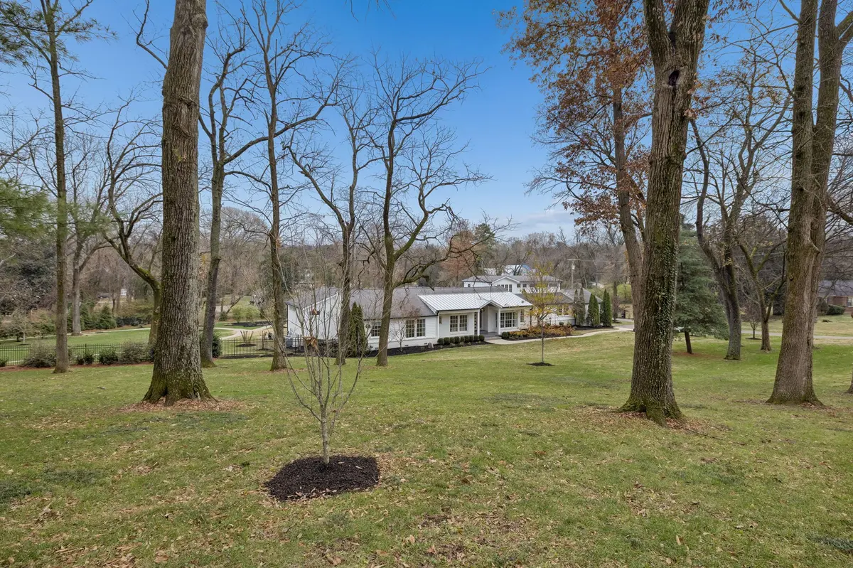 3900 Crestridge Dr, Nashville, TN 37204