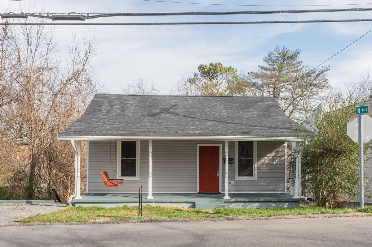68 N Main St, Springfield, TN 37172