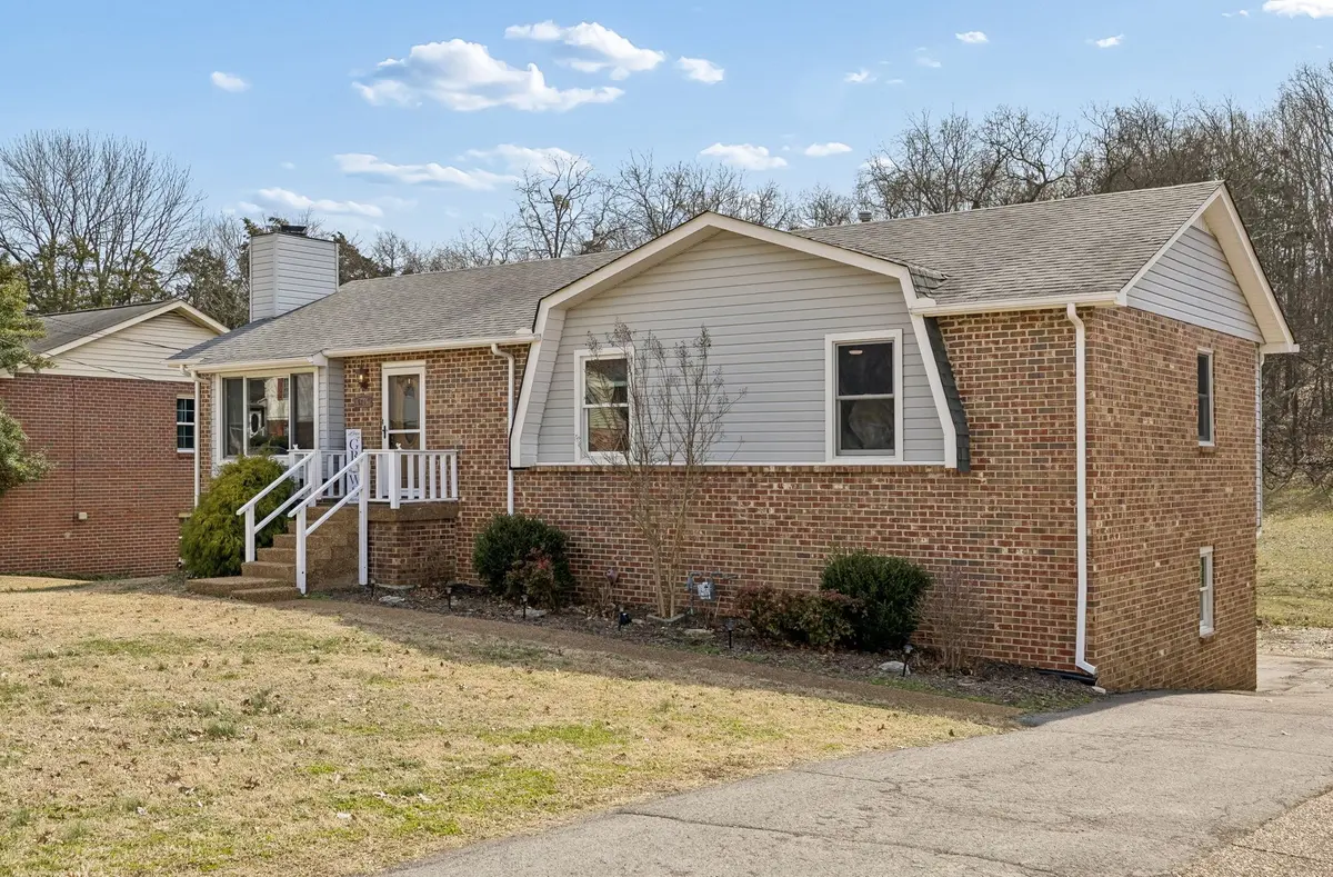 5205 Lana Renee Ct, Hermitage, TN 37076