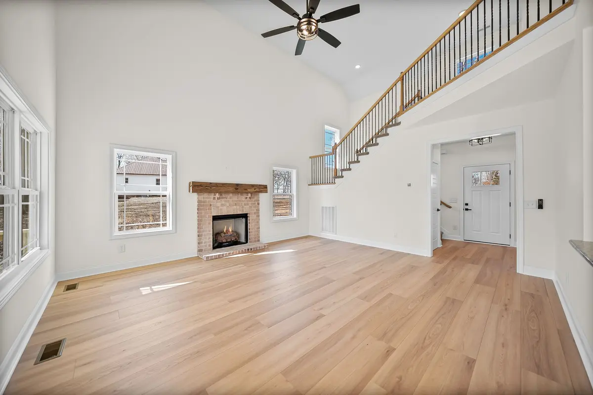 2250 S Hinton Rd, Southside, TN 37171