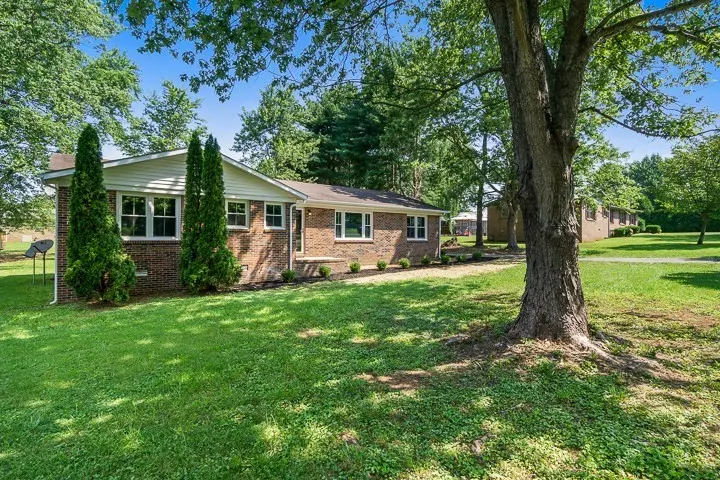 814 Chickasaw Trl, Mcminnville, TN 37110