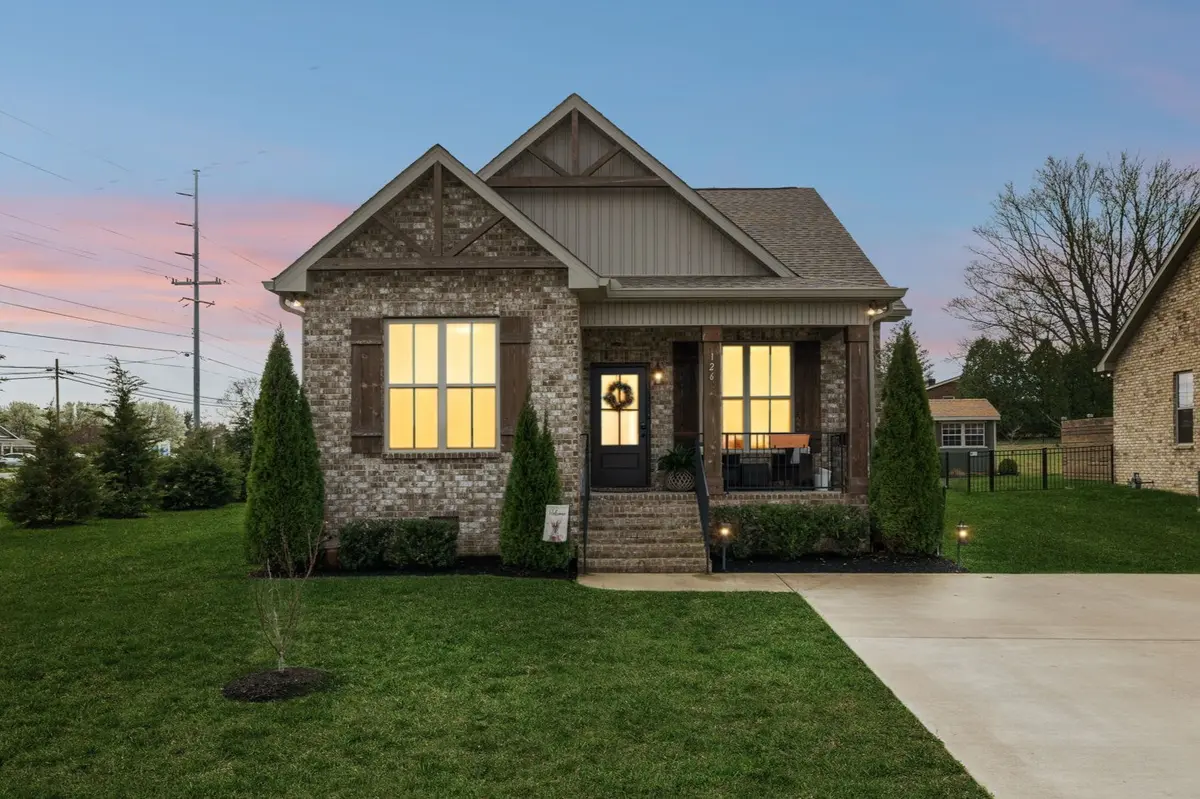126 Julia Ann Ct, Springfield, TN 37172