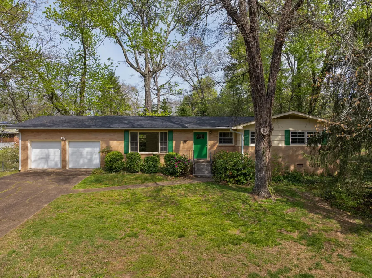 1006 Crown Point Road #E, Signal Mountain, TN 37377