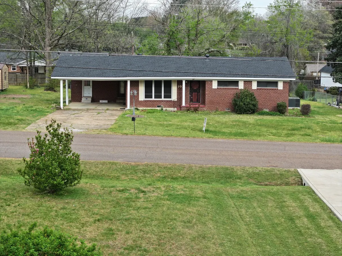 107 Overton Dr, Jackson, TN 38301