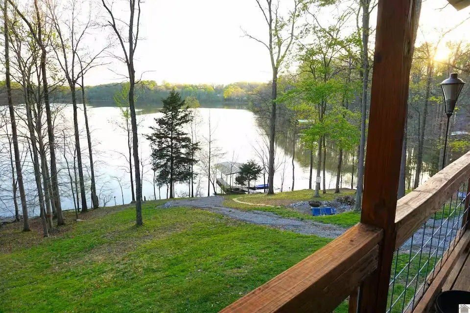 73 Shore Dr, Cadiz, KY 42211
