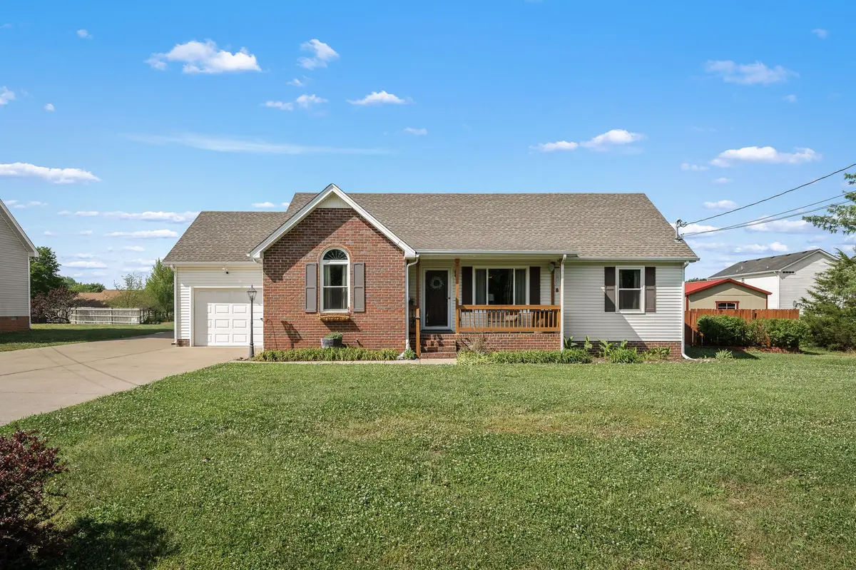 206 Fall Creek Dr, Murfreesboro, TN 37129