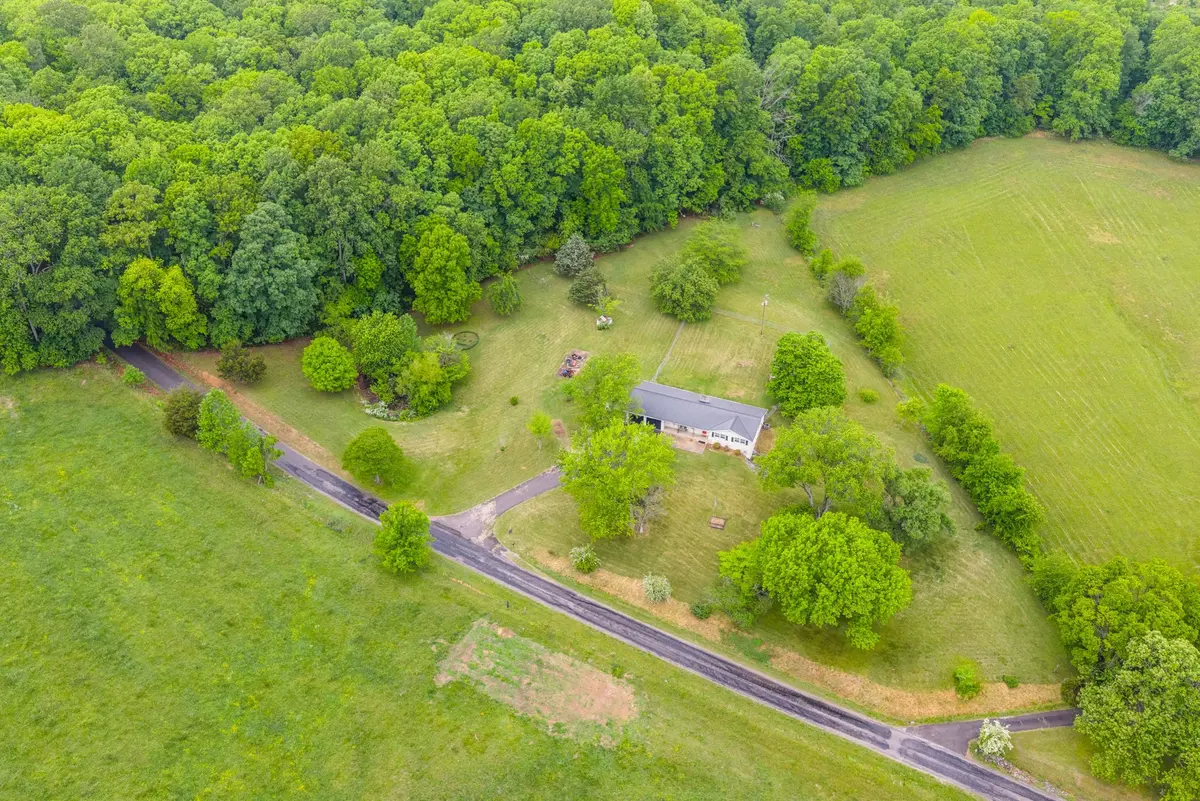 795 Clay Wright Rd, Erin, TN 37061