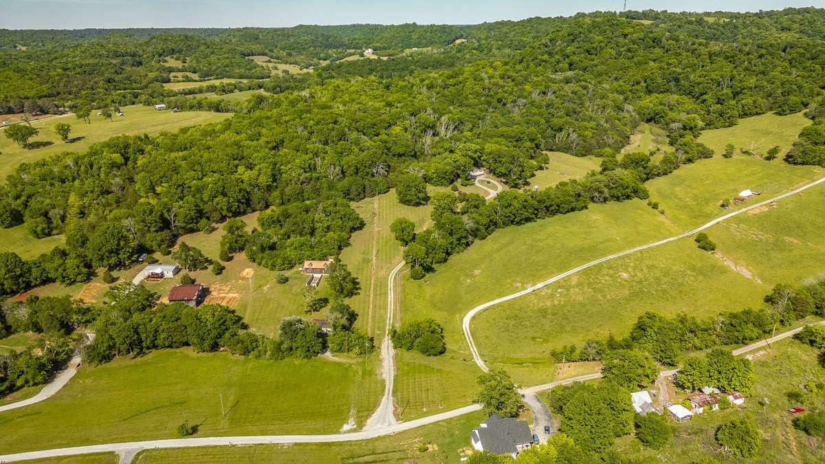 73 Shoulders Ln, Dixon Springs, TN 37057