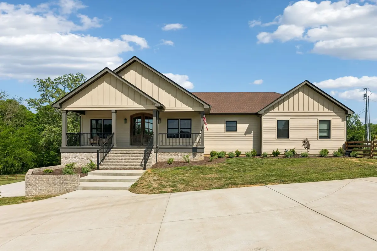 1201 Heelstone Ct, Columbia, TN 38401