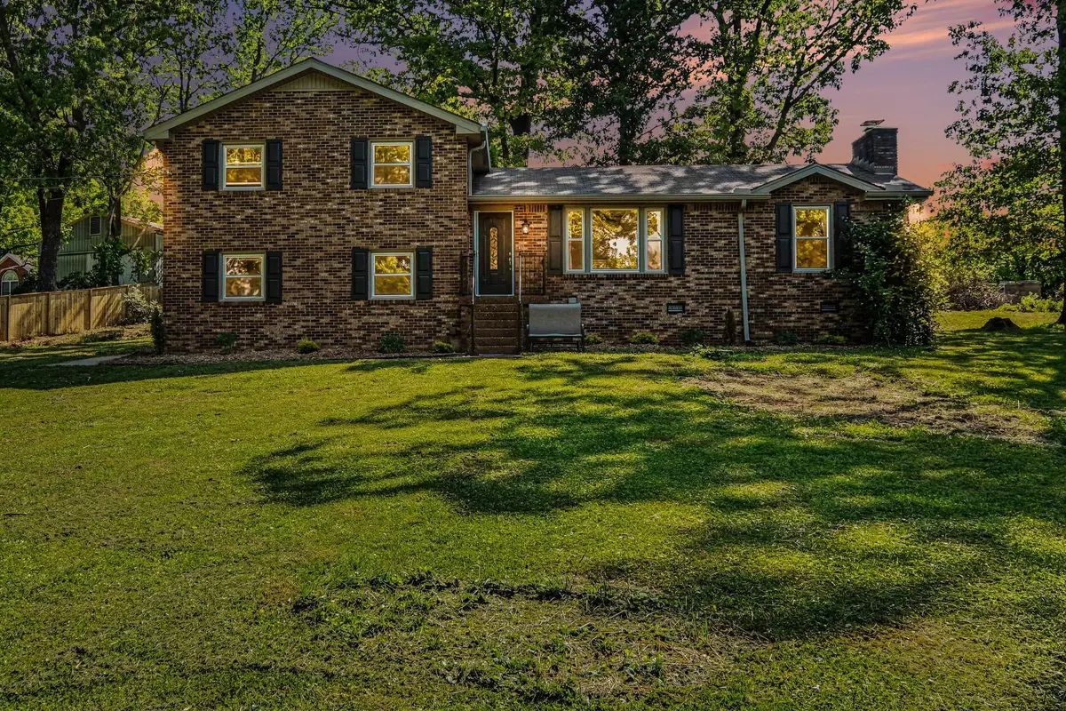 244 Lee Rd, Cottontown, TN 37048
