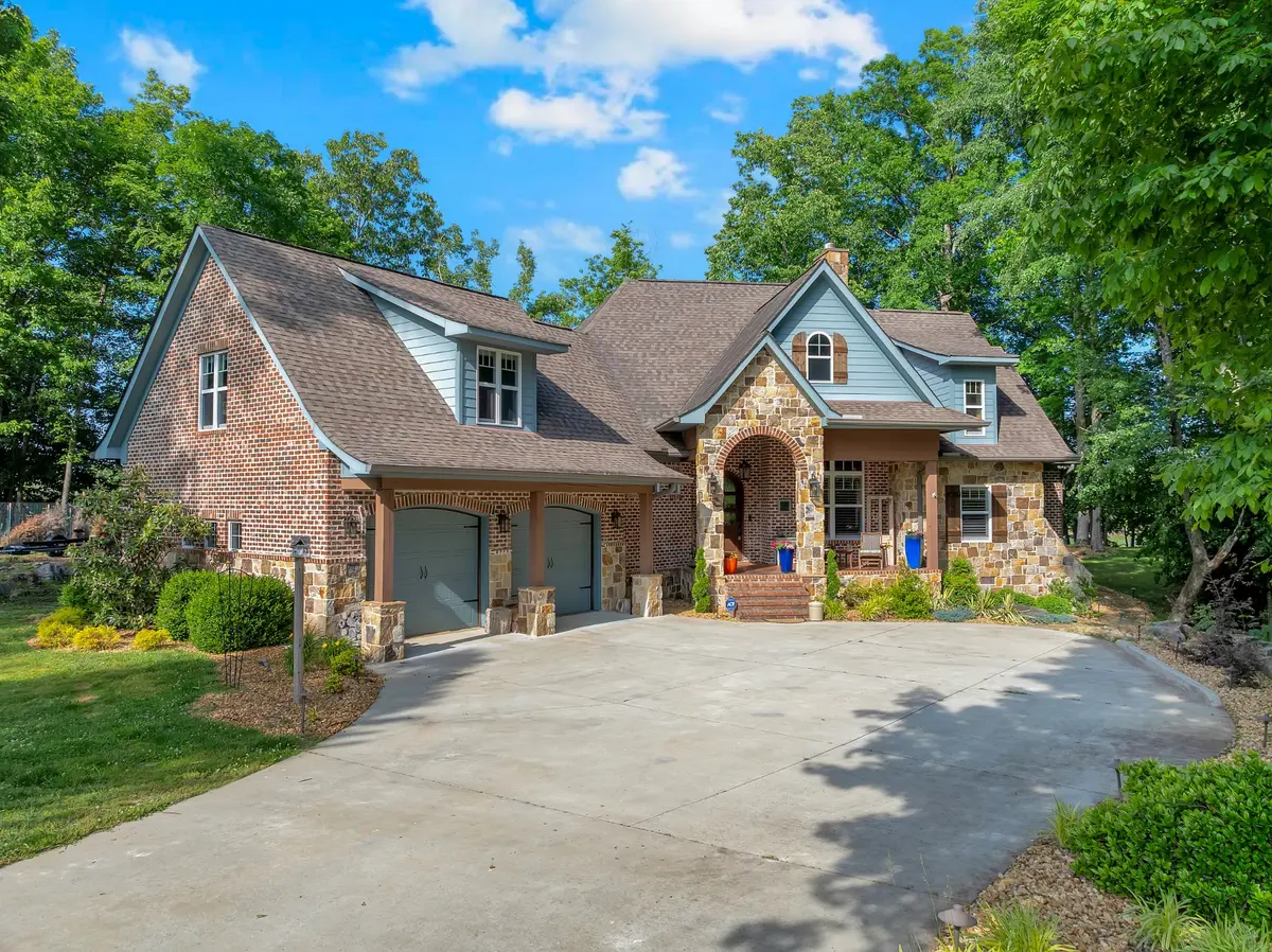 101 Canary Ln, Estill Springs, TN 37330