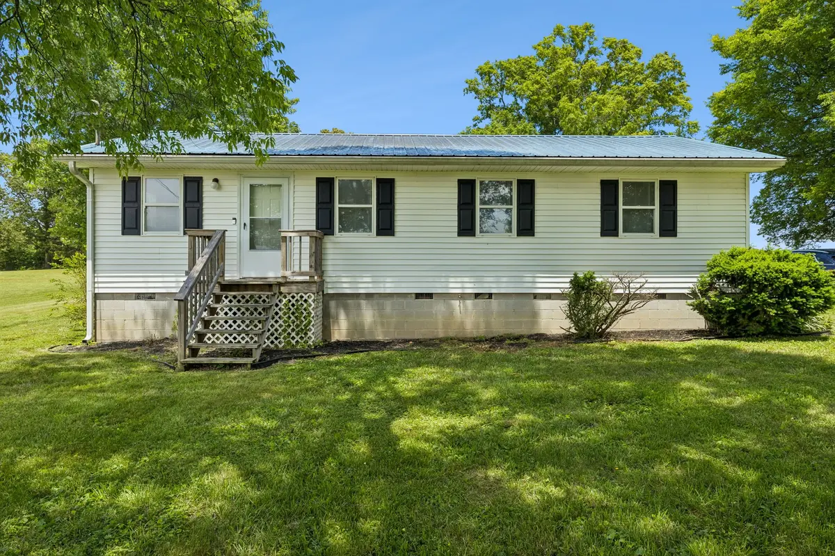 576 Tipps Rd, Belvidere, TN 37306