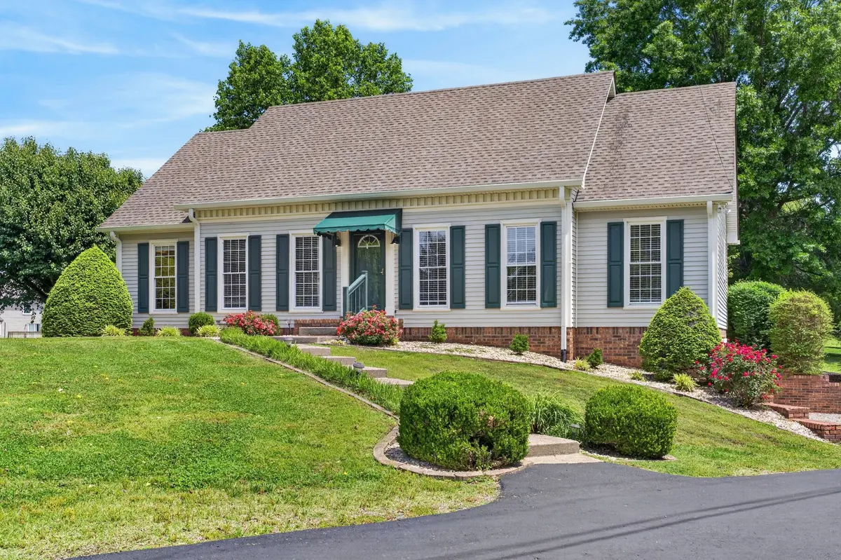 867 Countrywood Dr, Adams, TN 37010