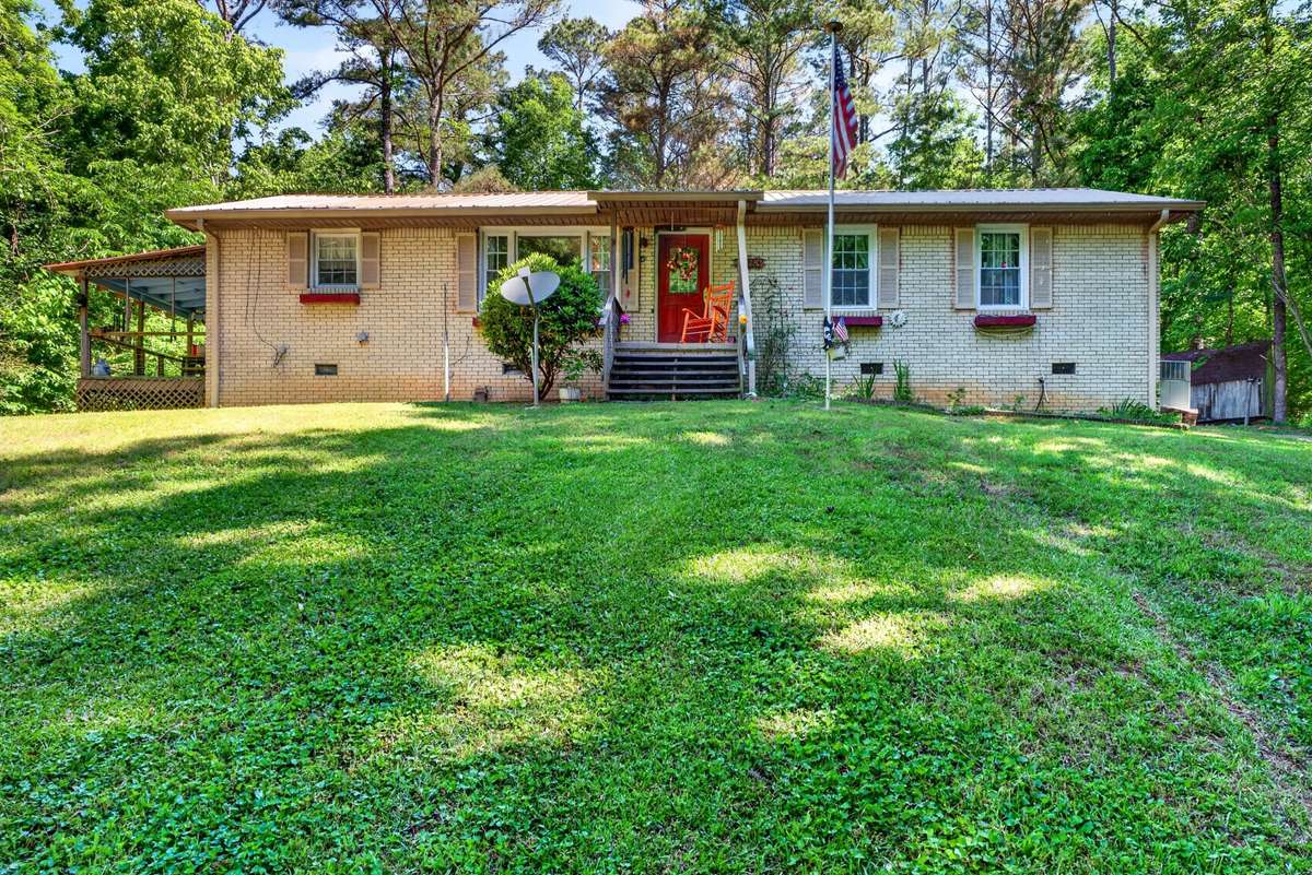 961 Midway Dr, Erin, TN 37061