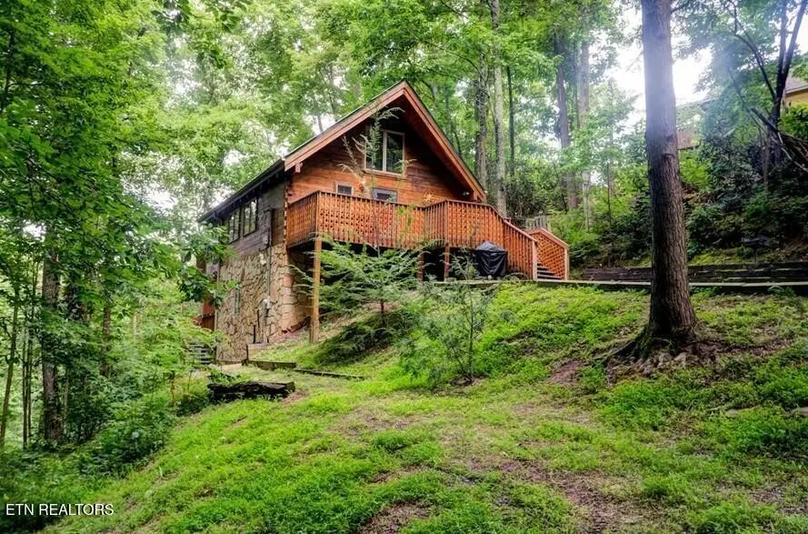 833 Stans Rd, Gatlinburg, TN 37738