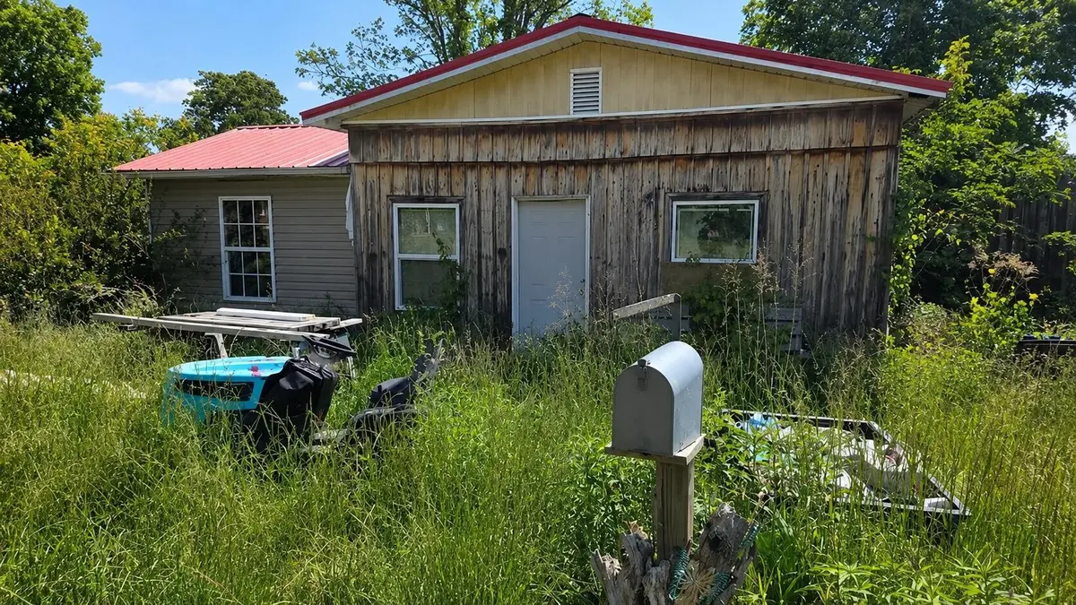 2105 Deer Lodge HWY, Deer Lodge, TN 37726