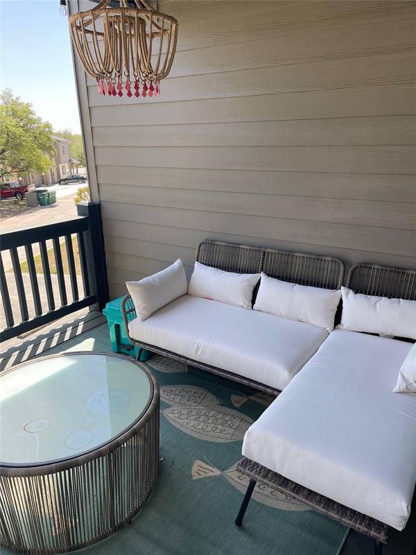 515 Demarett DR #17, Point Venture, TX 78645