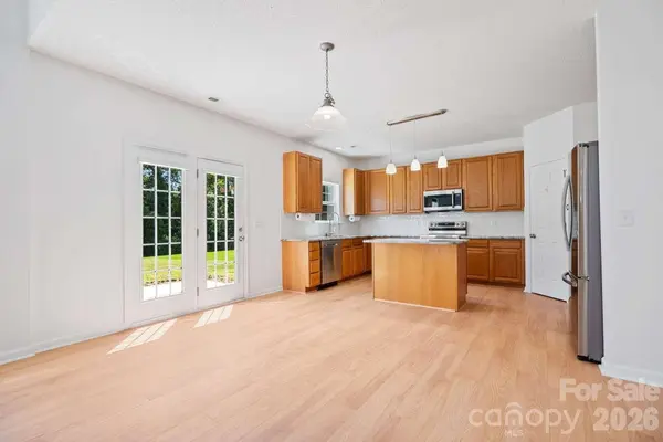 273 Wildbriar RD, Fletcher, NC 28732