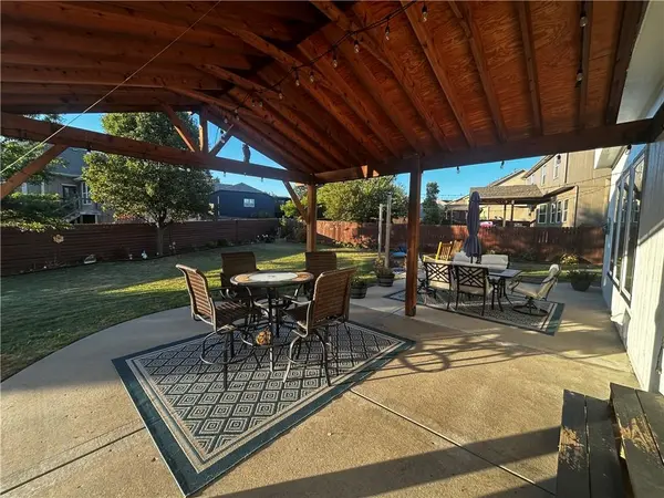 110 S Eastglen DR, Raymore, MO 64083