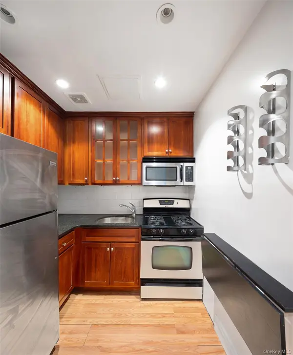 495 E 7th ST #1J, Brooklyn, NY 11218