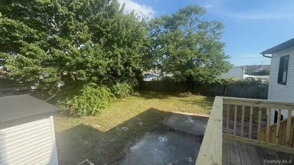 605 S Ocean AVE, Freeport, NY 11520
