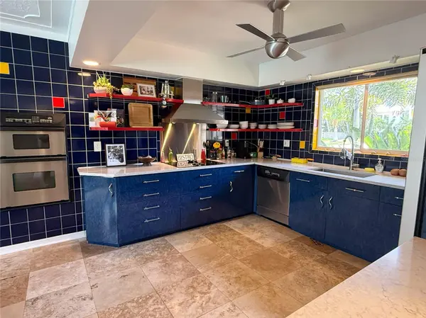 5541 CAPE AQUA DR, Sarasota, FL 34242