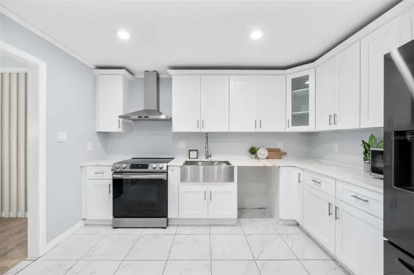 2827 NW 42ND PL, Gainesville, FL 32605