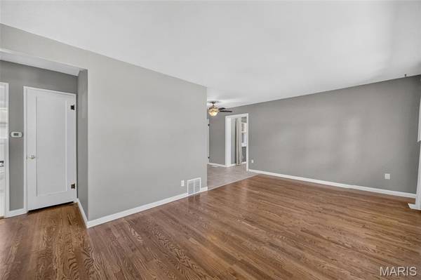 4036 Robert AVE, St Louis, MO 63116