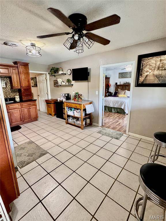 1370 Lily LN, Greenville, IL 62246