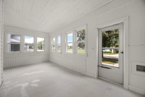 505 E Butler ST, Manchester, IA 52057