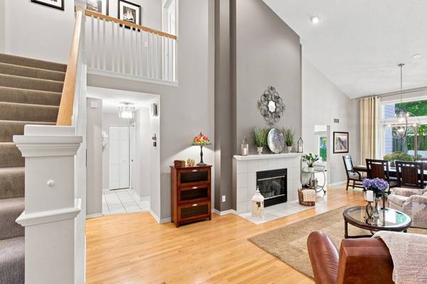 6287 Sequoia CIR, Eden Prairie, MN 55346