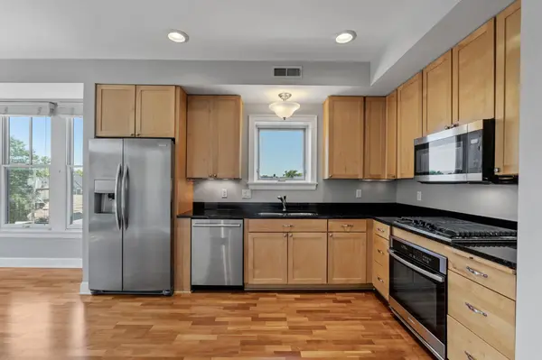 1060 Grand AVE #300, Saint Paul, MN 55105