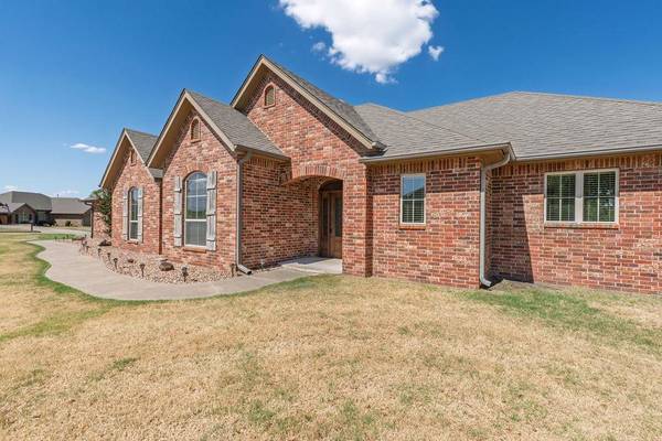 2520 E Bradley ST, Shawnee, OK 74804