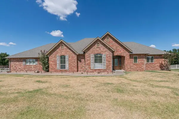 2520 E Bradley ST, Shawnee, OK 74804