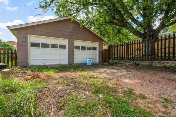 3326 W Kiowa ST, Colorado Springs, CO 80904