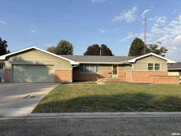 160 Half Moon ST, Lincoln, IL 62656