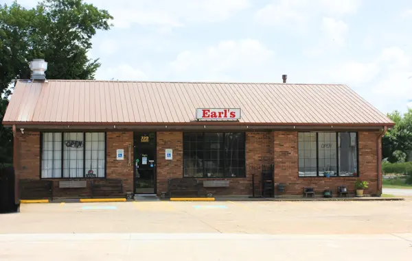339 E Main St, Auburn, KY 42206