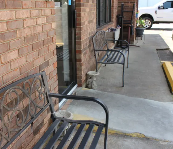 339 E Main St, Auburn, KY 42206