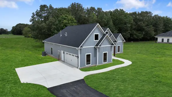 887 Ovoca Lake Rd, Tullahoma, TN 37388