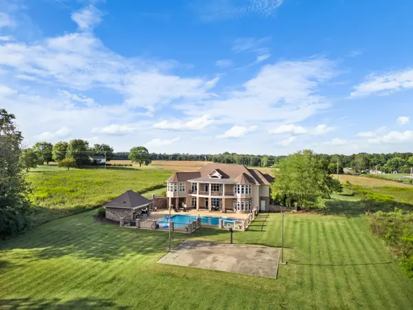 97 Crawfish Ln, Lawrenceburg, TN 38464