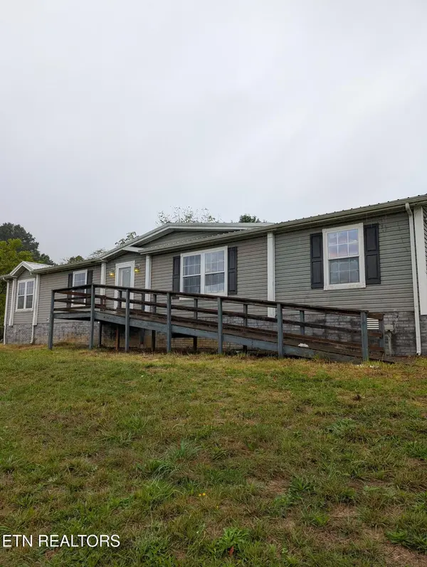 813 Hide A Way Rd, Dandridge, TN 37725