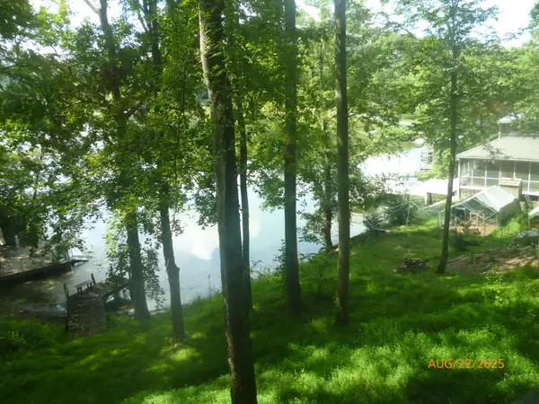 477 Lake Logan Rd, Ardmore, TN 38449