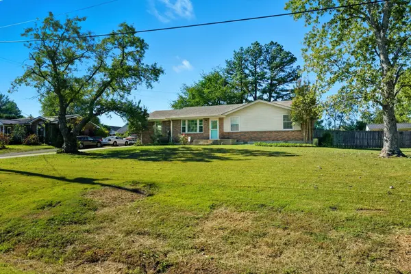 2204 Lynwood Dr, Greenbrier, TN 37073