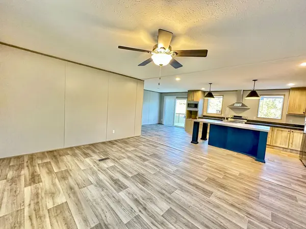 343 Bungalow Dr, Dandridge, TN 37725