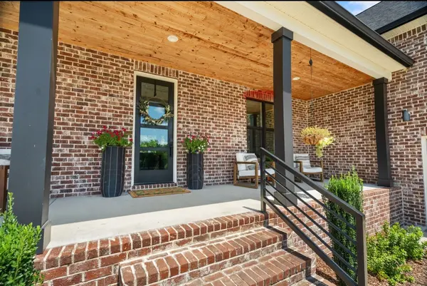 162 Vantrease Rd, Cottontown, TN 37048