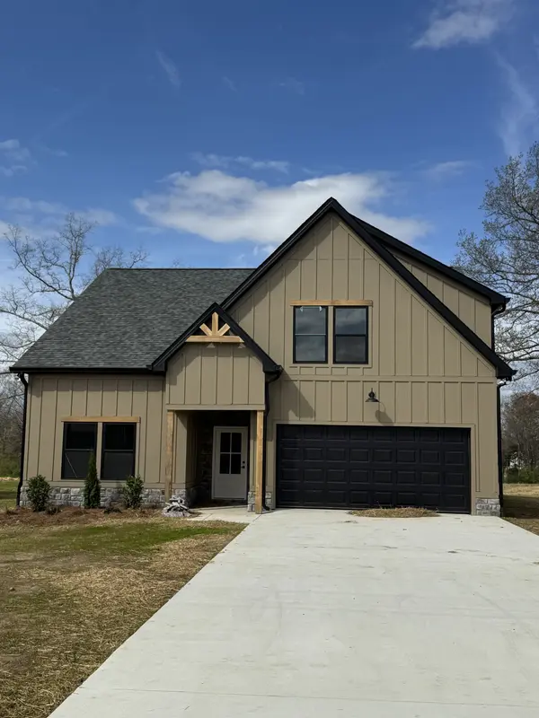181 Cripps Ln, Smithville, TN 37166