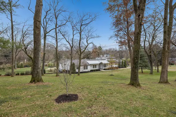 3900 Crestridge Dr, Nashville, TN 37204