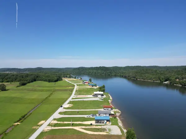 88 River Front Drive #S, Clifton, TN 38425