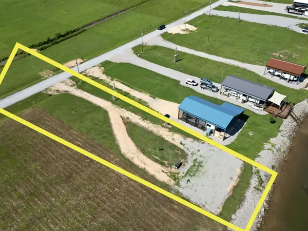 88 River Front Drive #S, Clifton, TN 38425